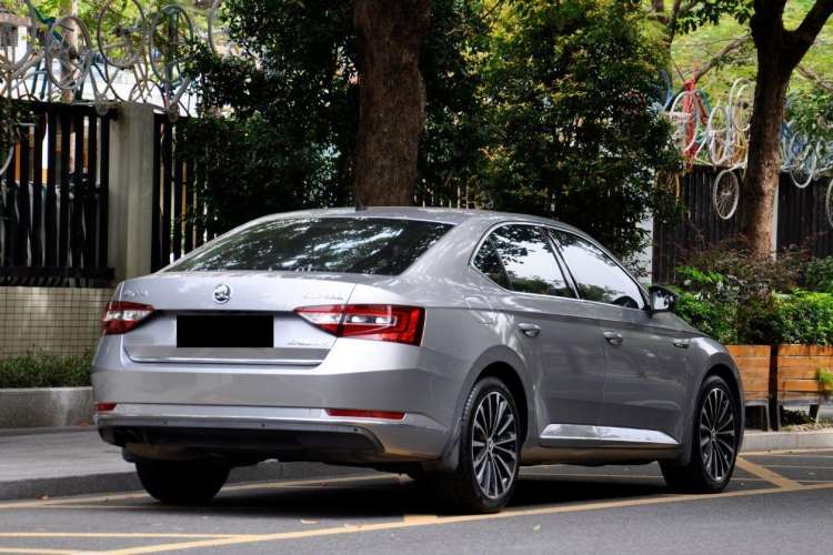 Used Skoda Superb 2016 TSI330 DSG Smart Drive Edition Exterior 7