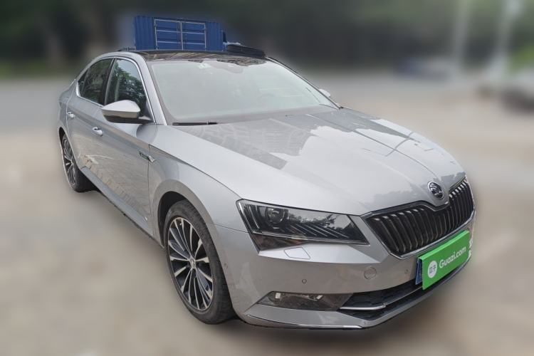 Used Skoda Superb 2016 TSI330 DSG Smart Drive Edition Front Right 45 Deg