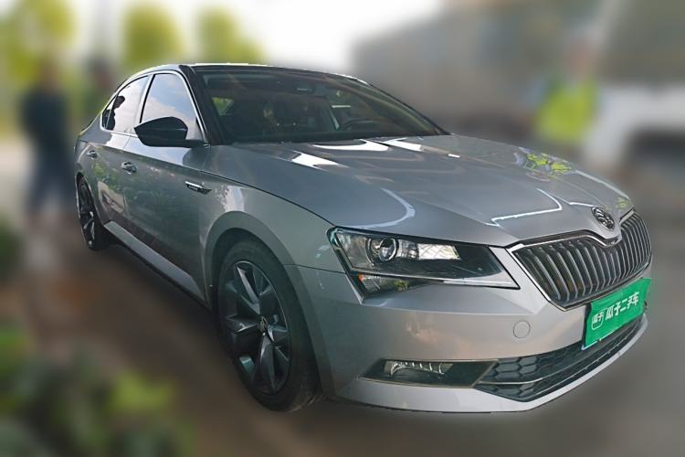 Used Skoda Superb 2016 TSI280 DSG Advanced Edition Front Right 45 Deg