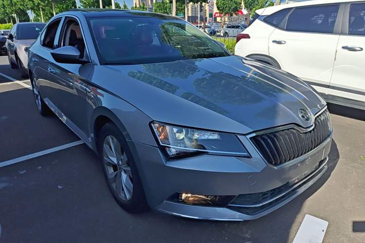 Used Skoda Superb 2016 TSI280 DSG Innovation Edition Front Right 45 Deg