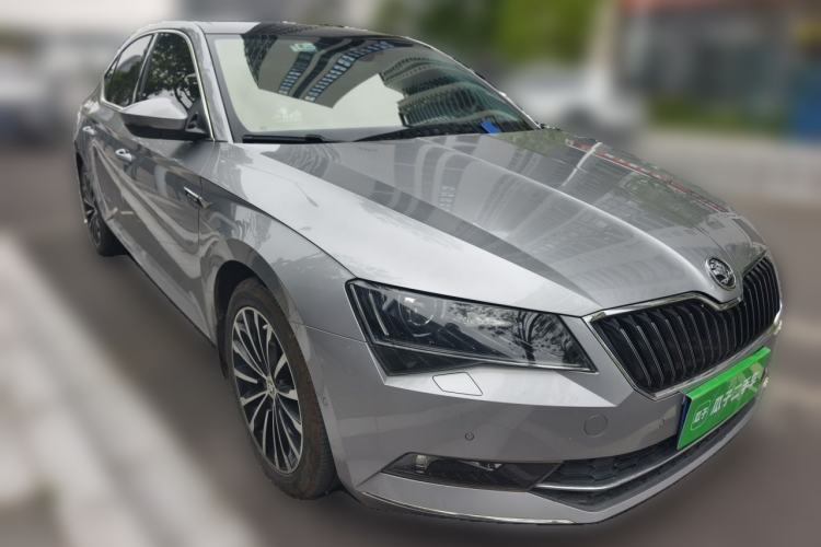 Used Skoda Superb 2016 TSI330 DSG Smart Drive Edition Front Right 45 Deg
