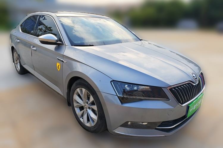Used Skoda Superb 2016 TSI280 DSG Innovation Edition Front Right 45 Deg