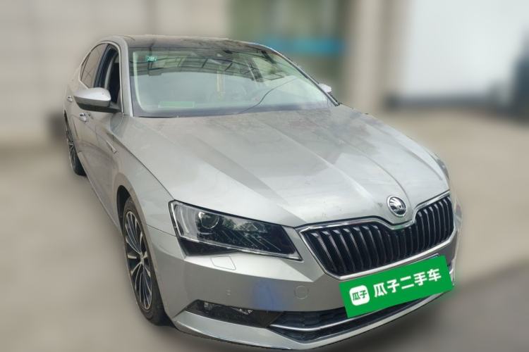 Used Skoda Superb 2016 TSI330 DSG Smart Drive Edition Front Right 45 Deg