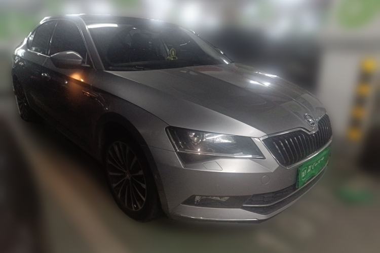 Used Skoda Superb 2016 TSI330 DSG Smart Drive Edition Front Right 45 Deg