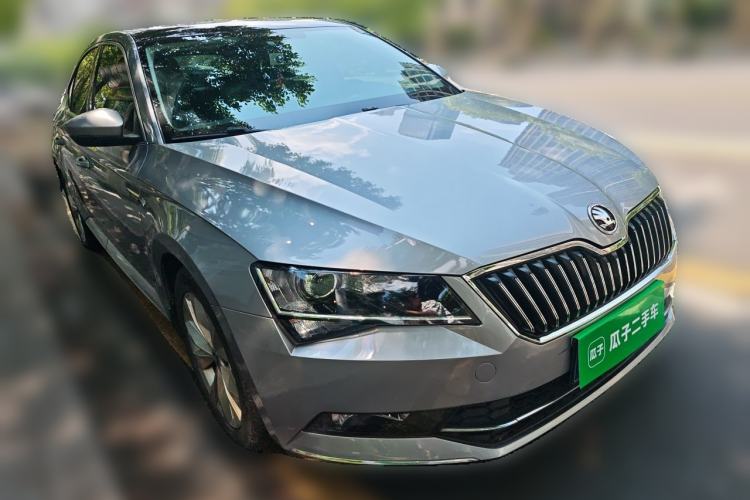Used Skoda Superb 2016 TSI280 DSG Innovation Edition Front Right 45 Deg