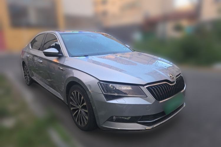 Used Skoda Superb 2016 TSI330 DSG Smart Drive Edition Front Right 45 Deg