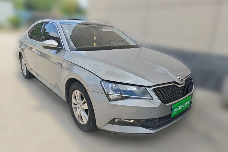 Used Skoda Superb 2016 TSI280 DSG Advanced Edition Front Right 45 Deg