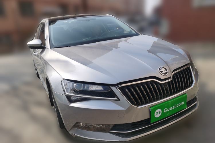Used Skoda Superb 2016 TSI280 DSG Innovation Edition Front Right 45 Deg