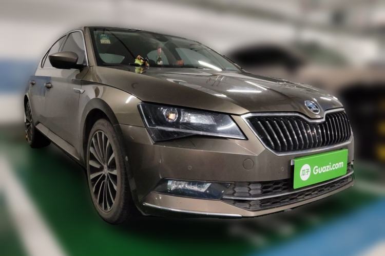 Used Skoda Superb 2016 TSI330 DSG Smart Drive Edition Front Right 45 Deg