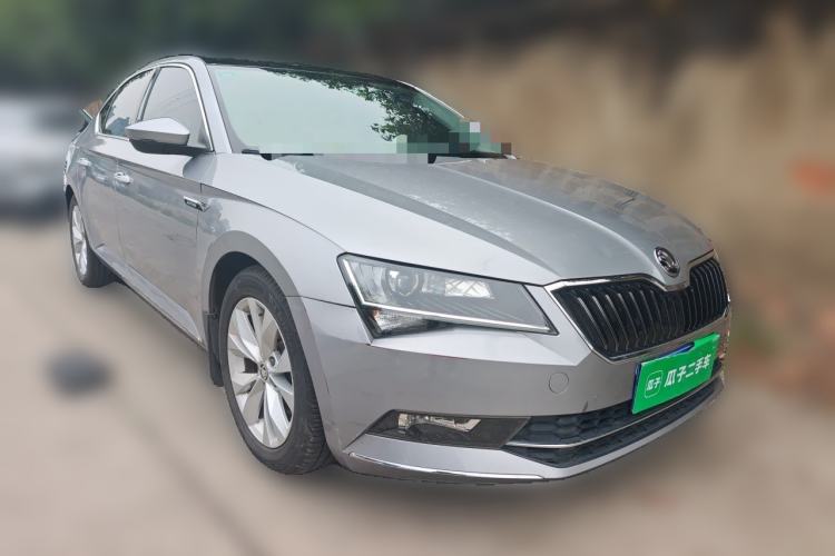 Used Skoda Superb 2016 TSI280 DSG Innovation Edition Front Right 45 Deg