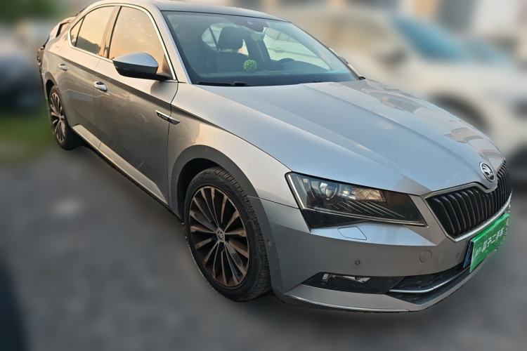 Used Skoda Superb 2016 TSI330 DSG Smart Drive Edition Front Right 45 Deg