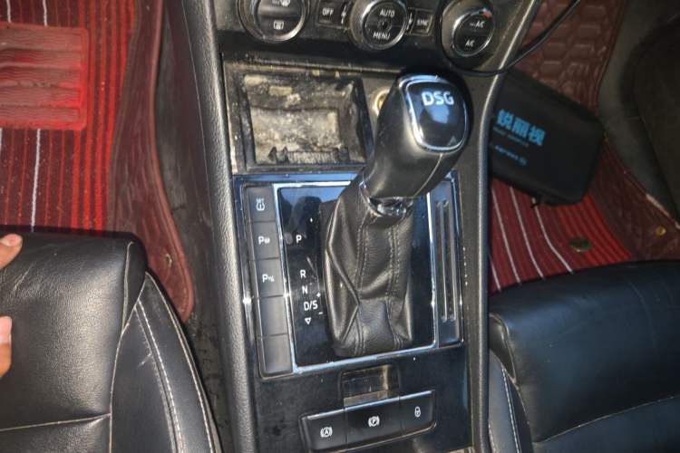 Used Skoda Superb 2016 TSI330 DSG Smart Drive Edition Gear Lever