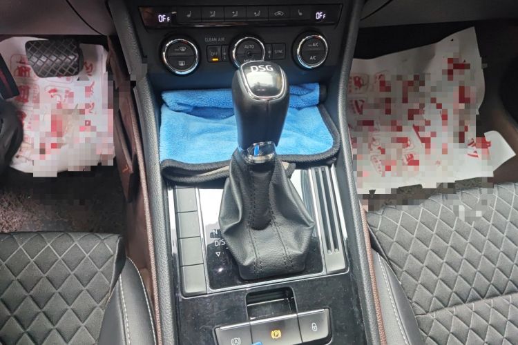Used Skoda Superb 2016 TSI330 DSG Innovation Edition Gear Lever