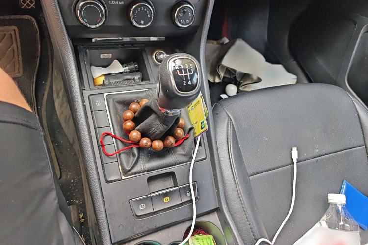 Used Skoda Superb 2016 TSI280 Manual Front-Drive Version Gear Lever