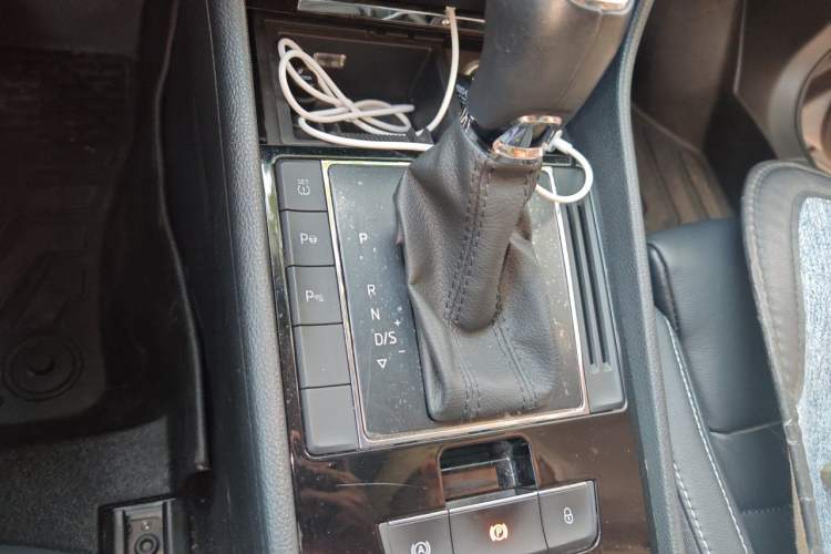 Used Skoda Superb 2016 TSI330 DSG Smart Drive Edition Gear Lever