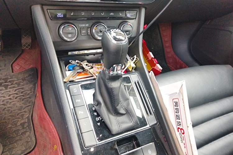 Used Skoda Superb 2016 TSI330 DSG Smart Drive Edition Gear Lever