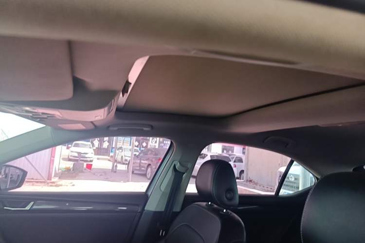 Used Skoda Superb 2016 TSI330 DSG Smart Drive Edition Headliner