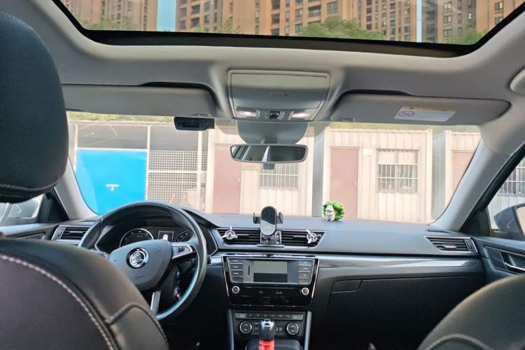 Used Skoda Superb 2016 TSI330 DSG Smart Drive Edition Headliner