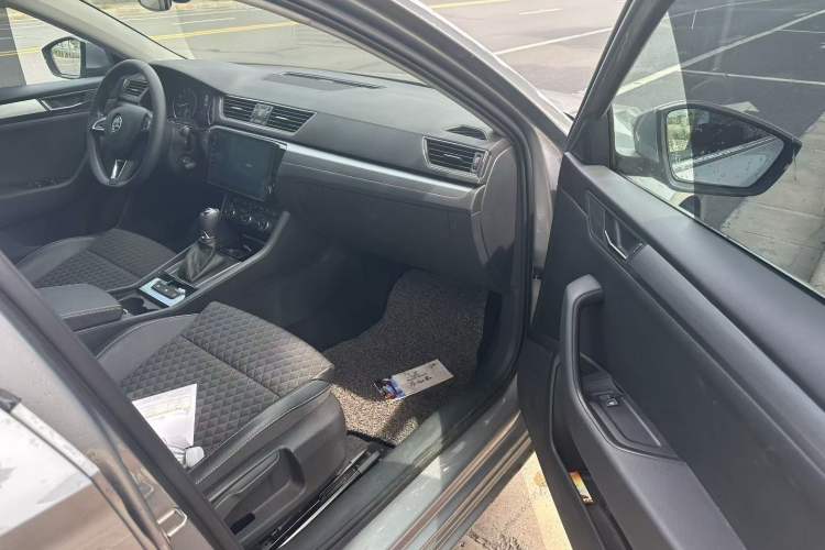 Used Skoda Superb 2016 TSI330 DSG Innovation Edition Interior 1