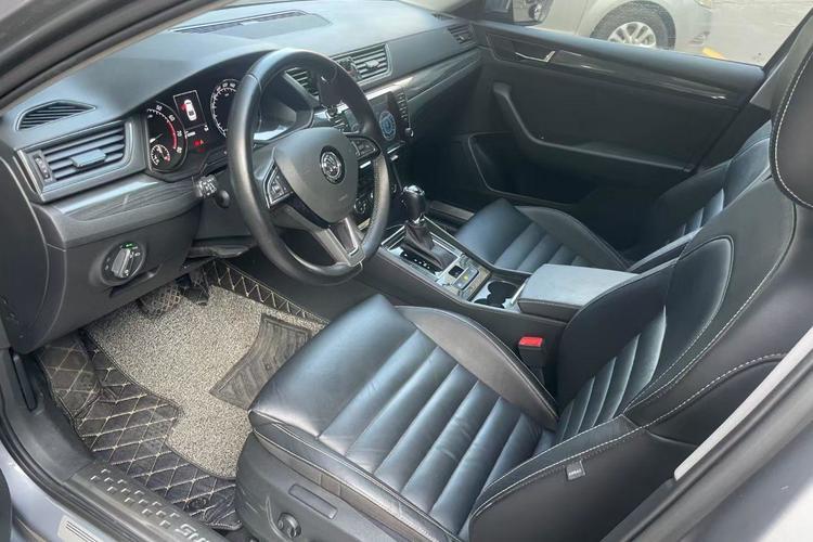 Used Skoda Superb 2016 TSI330 DSG Smart Drive Edition Interior 2