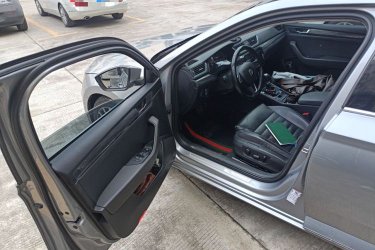 Used Skoda Superb 2016 TSI330 DSG Smart Drive Edition Interior 3