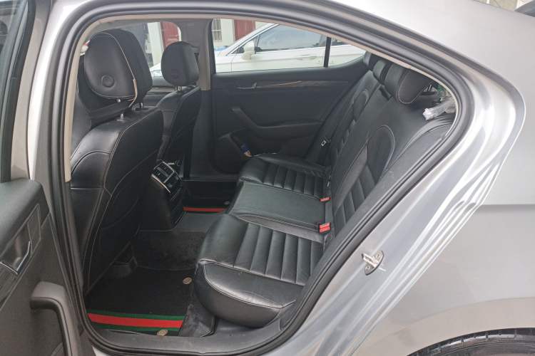 Used Skoda Superb 2016 TSI330 DSG Smart Drive Edition Interior 4