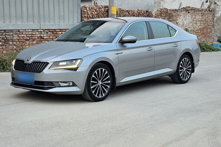 Used Skoda Superb 2016 TSI330 DSG Smart Drive Edition Guazi used car, China used car export, Used car for sale, Used cars, Cheapest cars for sale