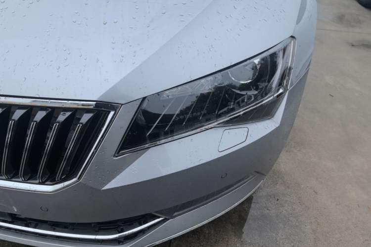 Used Skoda Superb 2016 TSI330 DSG Smart Drive Edition Left Front Headlight