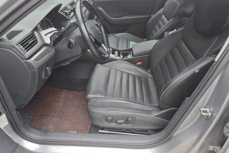 Used Skoda Superb 2016 TSI330 DSG Smart Drive Edition Left Front Seat