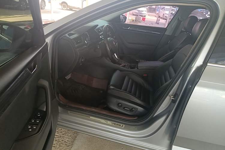 Used Skoda Superb 2016 TSI330 DSG Smart Drive Edition Left Front Seat