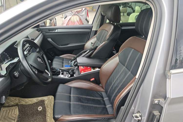 Used Skoda Superb 2016 TSI280 DSG Innovation Edition Left Front Seat