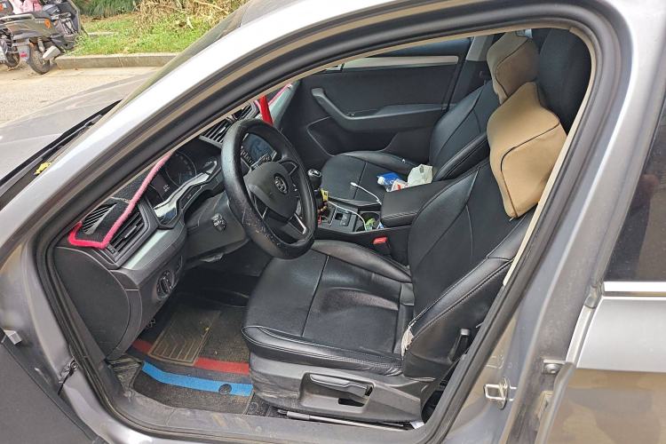 Used Skoda Superb 2016 TSI280 Manual Front-Drive Version Left Front Seat