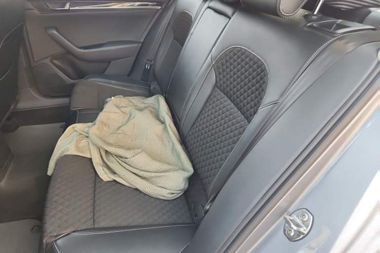 Used Skoda Superb 2016 TSI330 DSG Innovation Edition Left Rear Seat