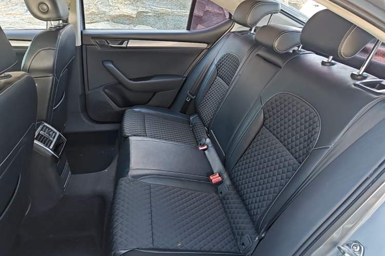 Used Skoda Superb 2016 TSI280 DSG Innovation Edition Left Rear Seat