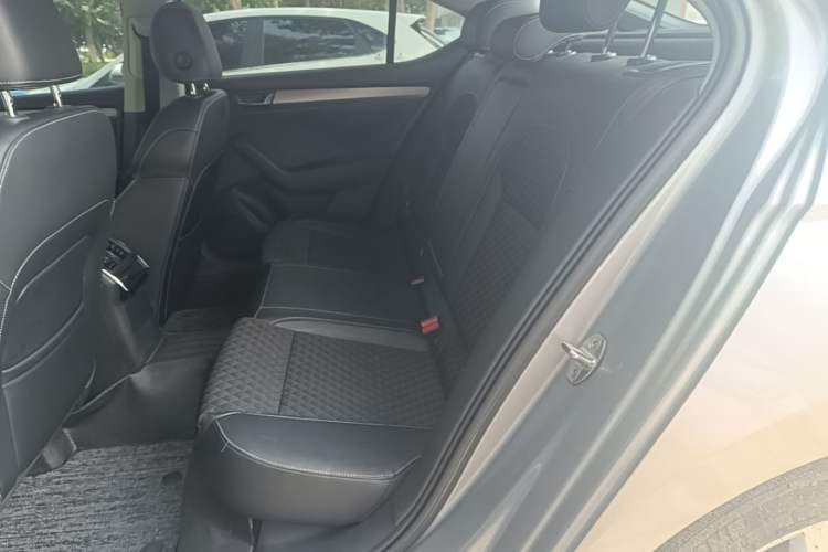 Used Skoda Superb 2016 TSI280 DSG Innovation Edition Left Rear Seat