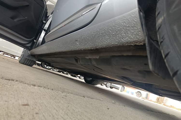 Used Skoda Superb 2016 TSI330 DSG Smart Drive Edition Left Side Sill