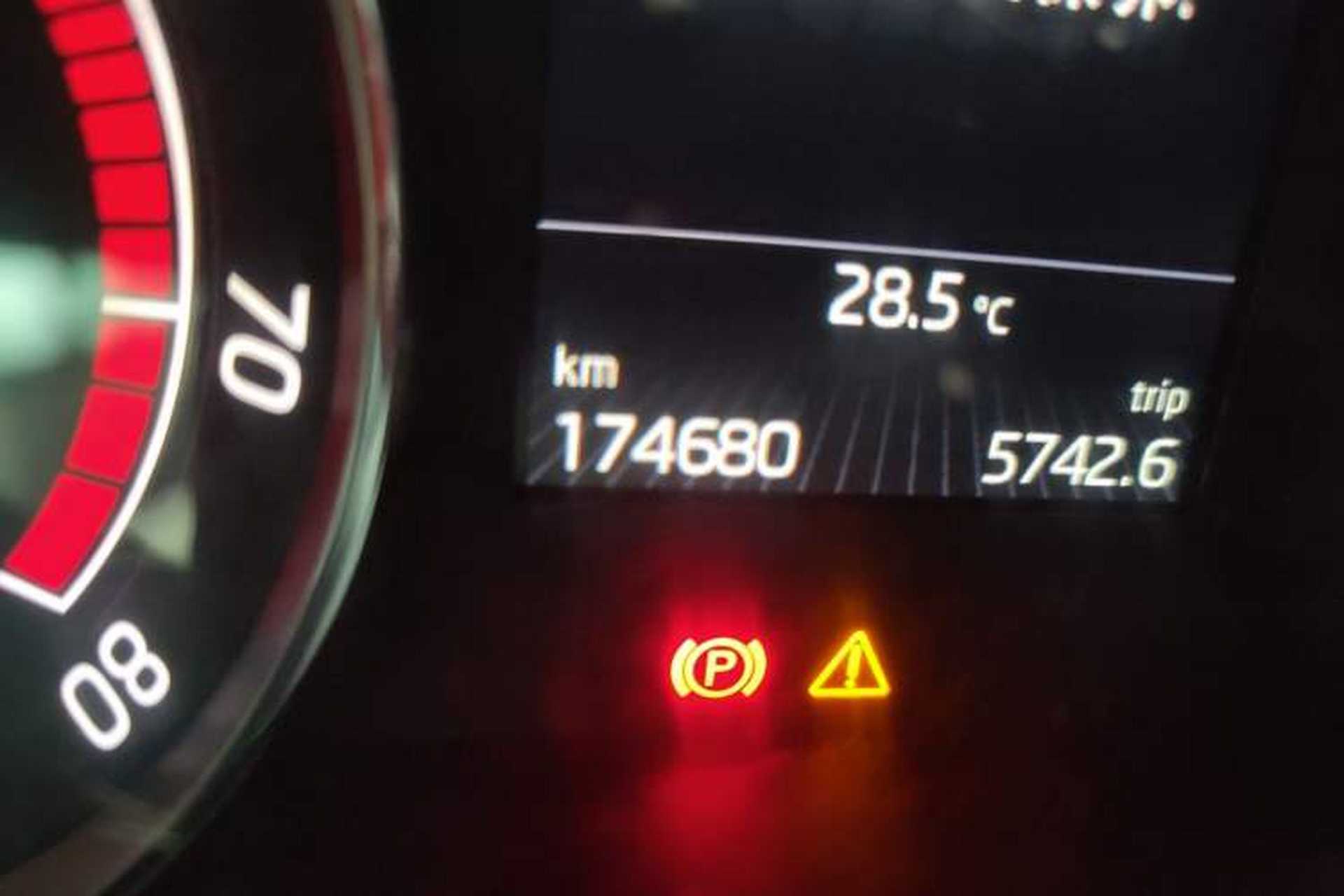 Used Skoda Superb 2016 TSI330 DSG Smart Drive Edition Odometer Close Up
