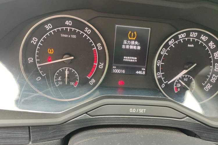 Used Skoda Superb 2016 TSI330 DSG Smart Drive Edition Odometer Close Up