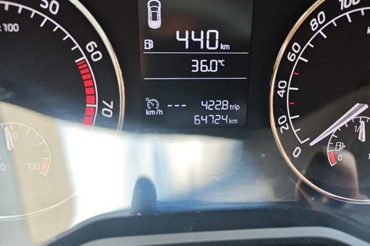 Used Skoda Superb 2016 TSI280 DSG Advanced Edition Odometer Close Up