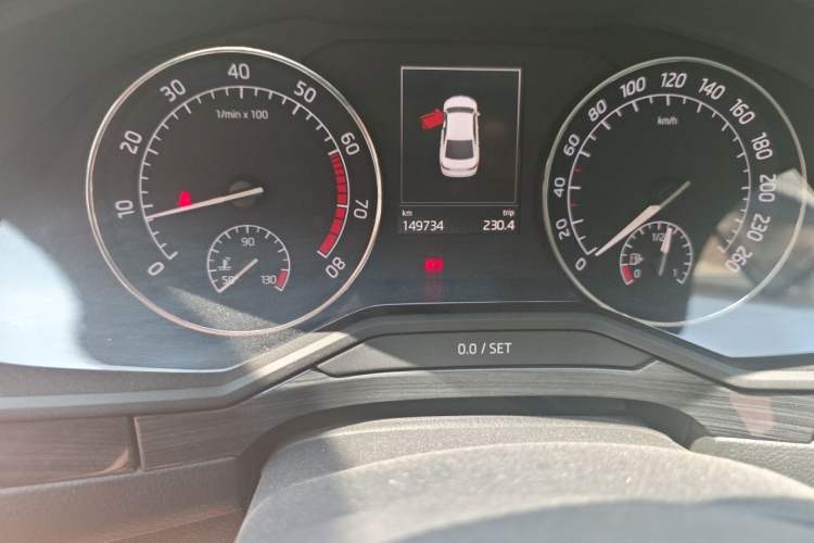 Used Skoda Superb 2016 TSI330 DSG Smart Drive Edition Odometer Close Up