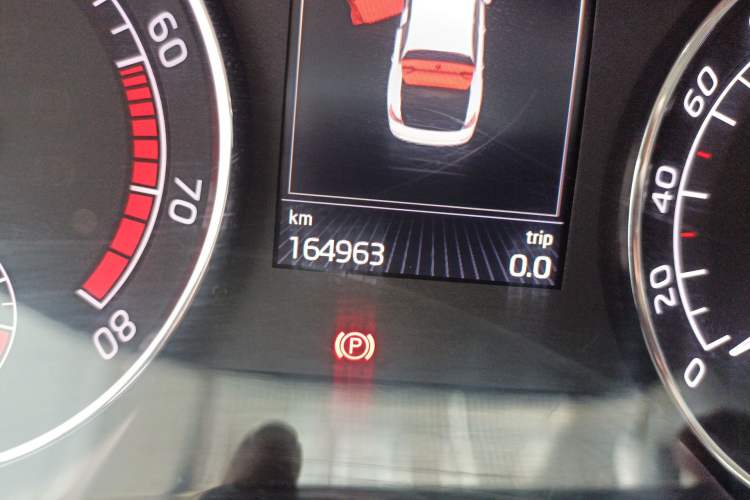 Used Skoda Superb 2016 TSI330 DSG Smart Drive Edition Odometer Close Up