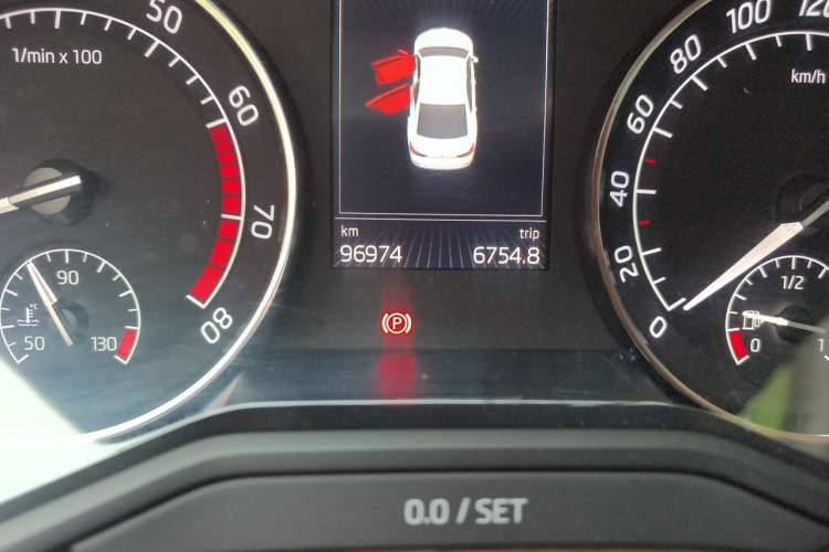 Used Skoda Superb 2016 TSI380 DSG Prestige Edition Odometer Close Up