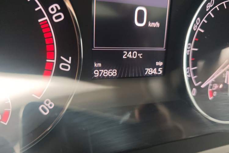 Used Skoda Superb 2016 TSI280 DSG Innovation Edition Odometer Close Up