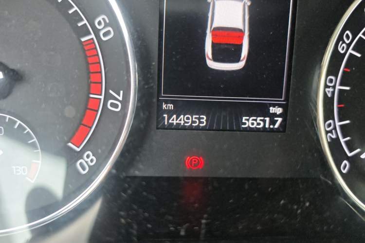 Used Skoda Superb 2016 TSI280 DSG Innovation Edition Odometer Close Up
