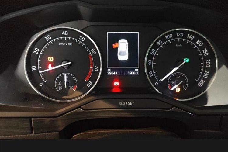 Used Skoda Superb 2016 TSI330 DSG Smart Drive Edition Odometer Close Up
