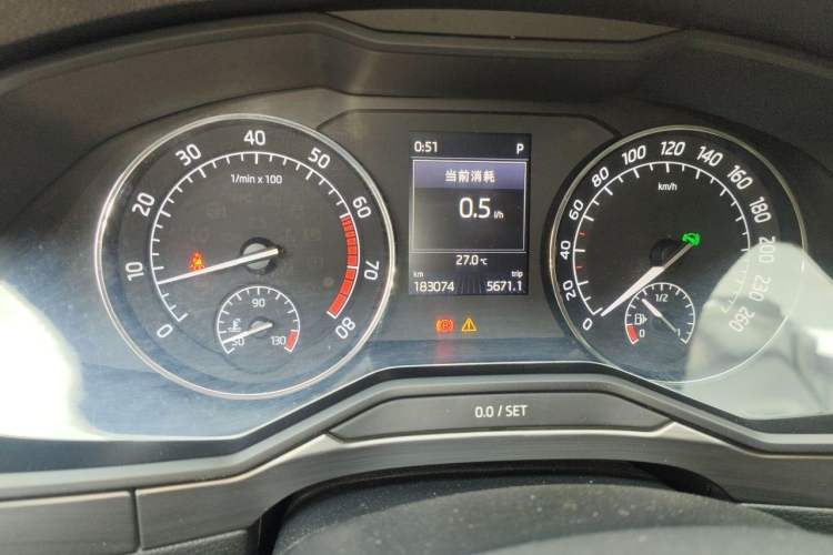 Used Skoda Superb 2016 TSI280 DSG Innovation Edition Odometer Close Up