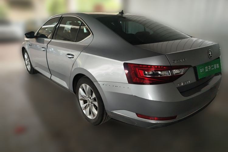 Used Skoda Superb 2016 TSI330 DSG Innovation Edition Rear Left 45 Deg