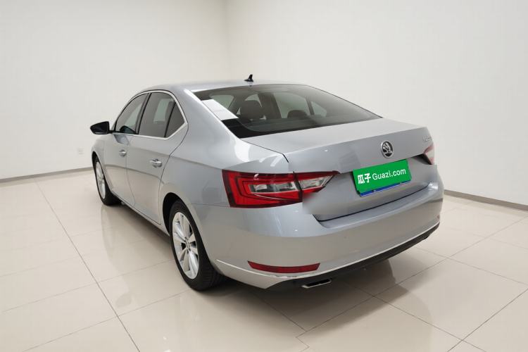 Used Skoda Superb 2016 TSI330 DSG Innovation Edition Rear Left 45 Deg