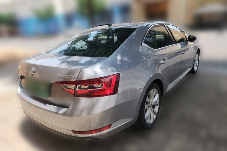 Used Skoda Superb 2016 TSI330 DSG Innovation Edition Rear Right 45 Deg