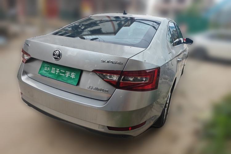 Used Skoda Superb 2016 TSI280 DSG Advanced Edition Rear Right 45 Deg